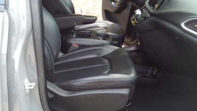 2023 Chrysler Pacifica, $18998. Photo 7