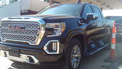 2019 GMC 1500 Crew Cab, $25998. Photo 2