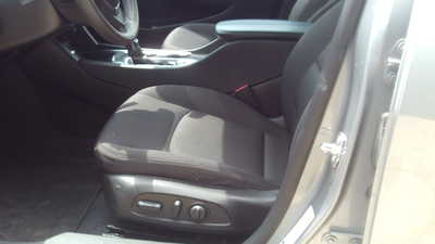 2023 Chevrolet Malibu, $13998. Photo 4