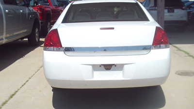 2011 Chevrolet Impala, $2500. Photo 4