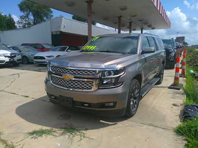 2017 Chevrolet Suburban, $17998. Photo 2