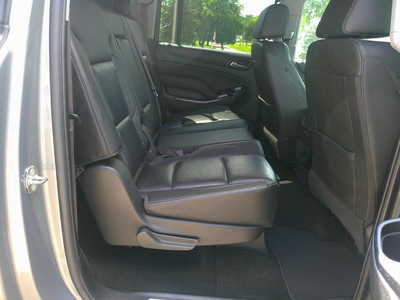2017 Chevrolet Suburban, $17998. Photo 7