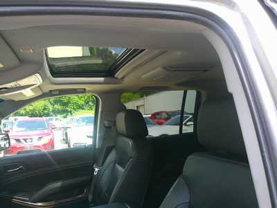 2017 Chevrolet Suburban, $17998. Photo 8