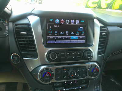 2017 Chevrolet Suburban, $17998. Photo 10