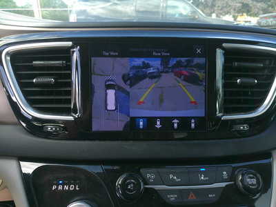 2017 Chrysler Pacifica, $8995. Photo 11