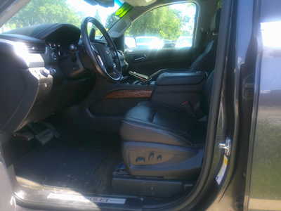 2018 Chevrolet Suburban, $12998. Photo 5