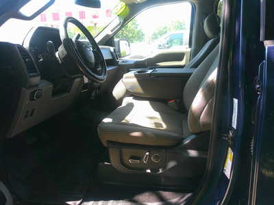 2018 Ford F150 Crew Cab, $15998. Photo 5