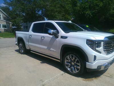 2023 GMC 1500 Crew Cab, $57998. Photo 1
