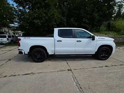 2024 Chevrolet 1500 Crew Cab, $48998. Photo 1