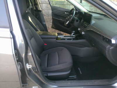 2024 Nissan Altima, $11995. Photo 7