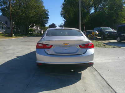 2018 Chevrolet Malibu, $6995. Photo 4