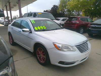 2011 Chrysler 200, $4495. Photo 1