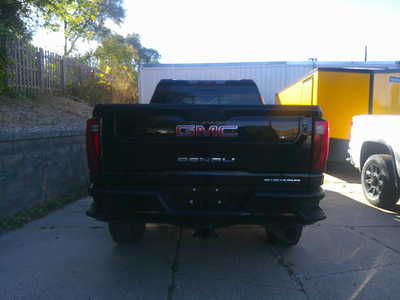 2024 GMC 2500 Crew Cab, $60998. Photo 3
