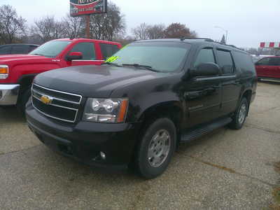 2011 Chevrolet Suburban, $4995. Photo 2