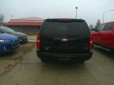 2011 Chevrolet Suburban, $4995. Photo 4