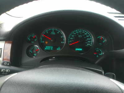 2011 Chevrolet Suburban, $4995. Photo 9