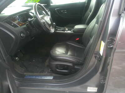 2014 Ford Taurus, $8995. Photo 5