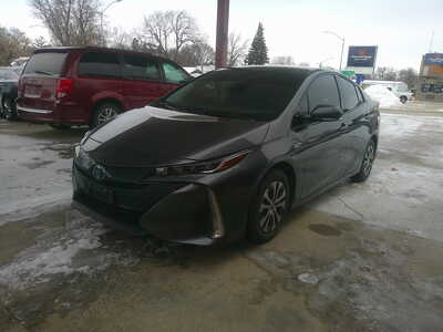2020 Toyota Prius, $15500. Photo 2