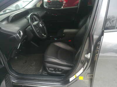 2020 Toyota Prius, $15500. Photo 5