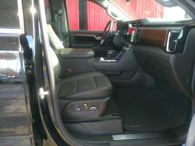 2024 GMC 1500 Crew Cab, $49995. Photo 8