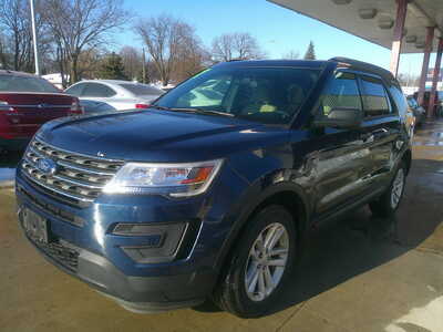 2017 Ford Explorer, $9995. Photo 2