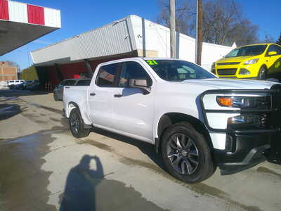 2021 Chevrolet 1500 Crew Cab, $19995. Photo 1