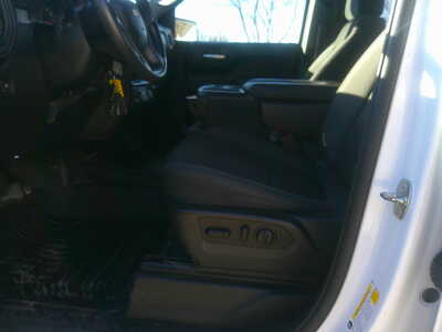 2021 Chevrolet 1500 Crew Cab, $19995. Photo 5
