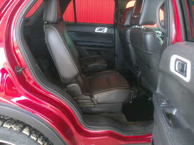 2015 Ford Explorer, $8995. Photo 9