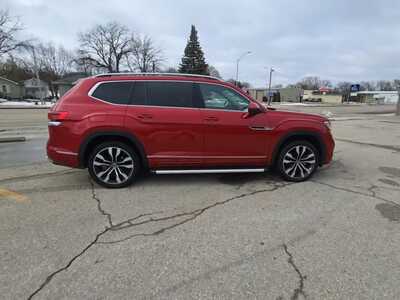 2021 Volkswagen Atlas, $26995. Photo 2