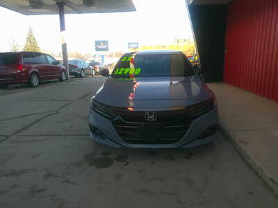 2022 Honda Accord, $12990. Photo 4