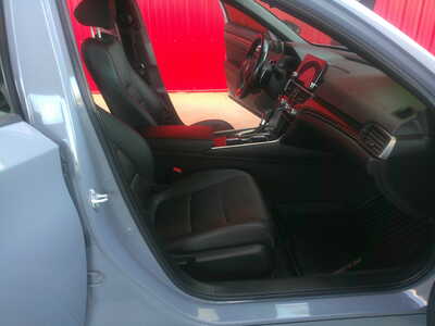 2022 Honda Accord, $12990. Photo 8