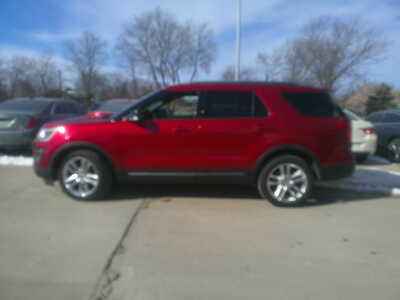 2016 Ford Explorer, $9998. Photo 1