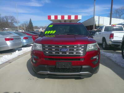 2016 Ford Explorer, $9998. Photo 4