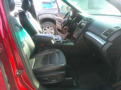 2016 Ford Explorer, $9998. Photo 8