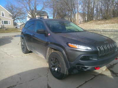 2015 Jeep Cherokee, $8995. Photo 2