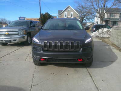 2015 Jeep Cherokee, $8995. Photo 4