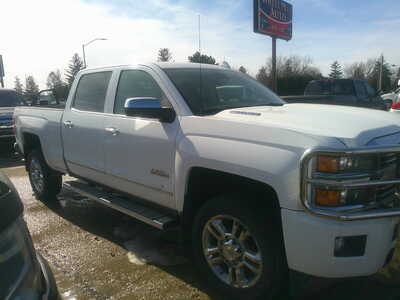 2015 Chevrolet 2500 Crew Cab, $18500. Photo 2
