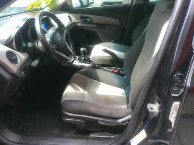 2011 Chevrolet Cruze, $2977. Photo 6