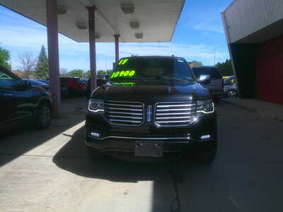2017 Lincoln Navigator L, $10900. Photo 4