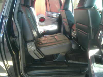 2017 Lincoln Navigator L, $10900. Photo 9