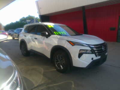 2024 Nissan Rogue, $11995. Photo 2