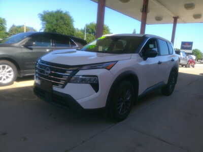 2024 Nissan Rogue, $11995. Photo 3