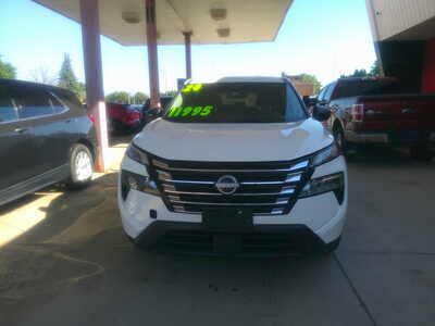 2024 Nissan Rogue, $11995. Photo 4