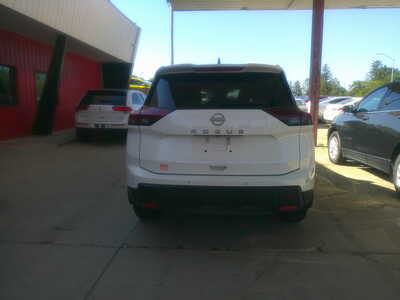 2024 Nissan Rogue, $11995. Photo 5
