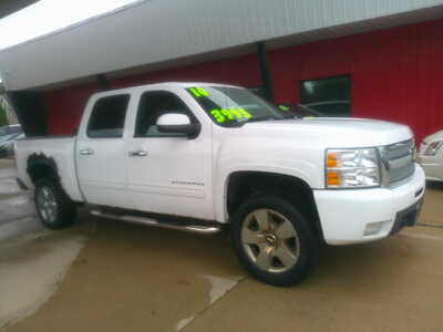 2010 Chevrolet 1500 Crew Cab, $3995. Photo 2
