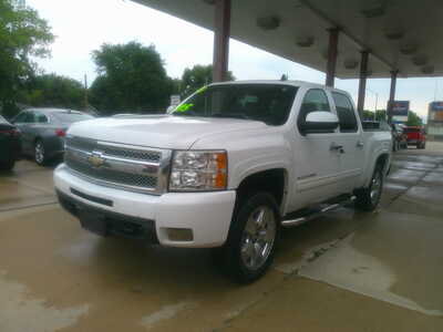 2010 Chevrolet 1500 Crew Cab, $3995. Photo 3