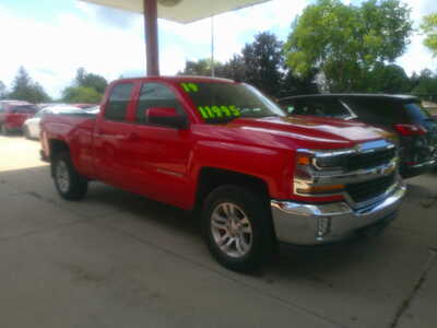 2019 Chevrolet 1500 Ext Cab, $11995. Photo 2