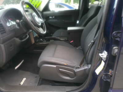 2012 Jeep Liberty, $4995. Photo 6