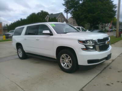 2018 Chevrolet Suburban, $9995. Photo 2