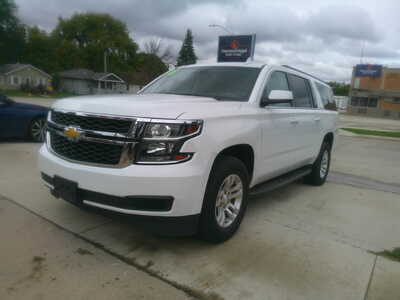 2018 Chevrolet Suburban, $9995. Photo 3